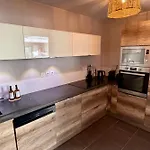 Modern 3-bedroom For 7 With Terrace & Parking 10min * Le Lavandou