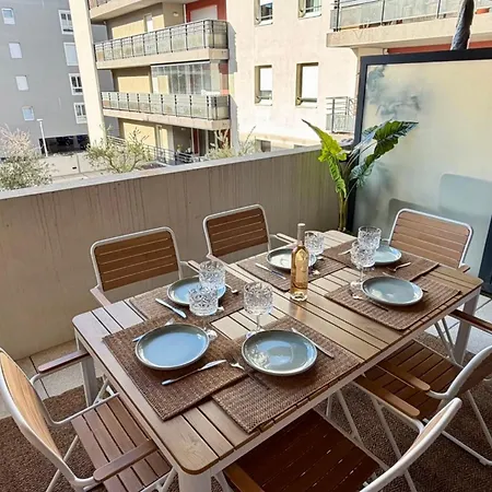 Modern 3-bedroom For 7 With Terrace & Parking 10min *