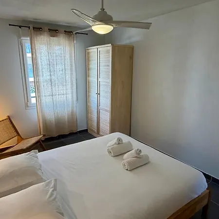 Nyaraló Modern 3-bedroom For 7 With Terrace & Parking 10min