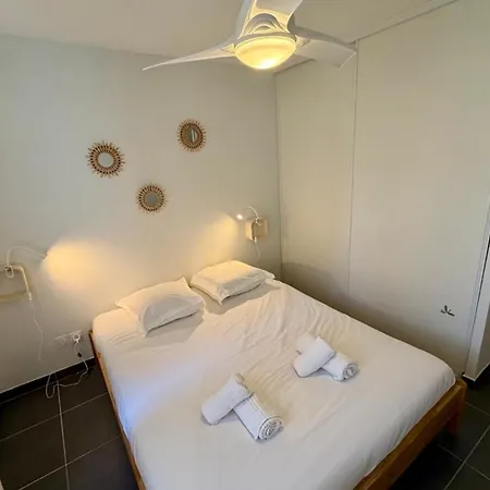 Modern 3-bedroom For 7 With Terrace & Parking 10min * Le Lavandou