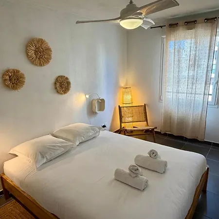 Nyaraló Modern 3-bedroom For 7 With Terrace & Parking 10min