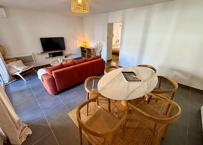 Modern 3-bedroom For 7 With Terrace & Parking 10min * Le Lavandou