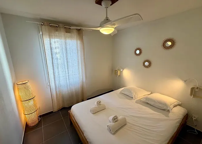 Modern 3-bedroom For 7 With Terrace & Parking 10min Nyaraló Le Lavandou