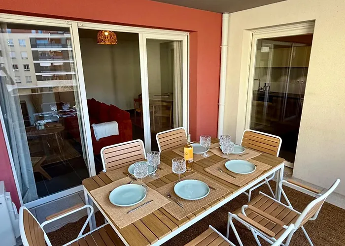 Modern 3-bedroom For 7 With Terrace & Parking 10min Nyaraló Le Lavandou